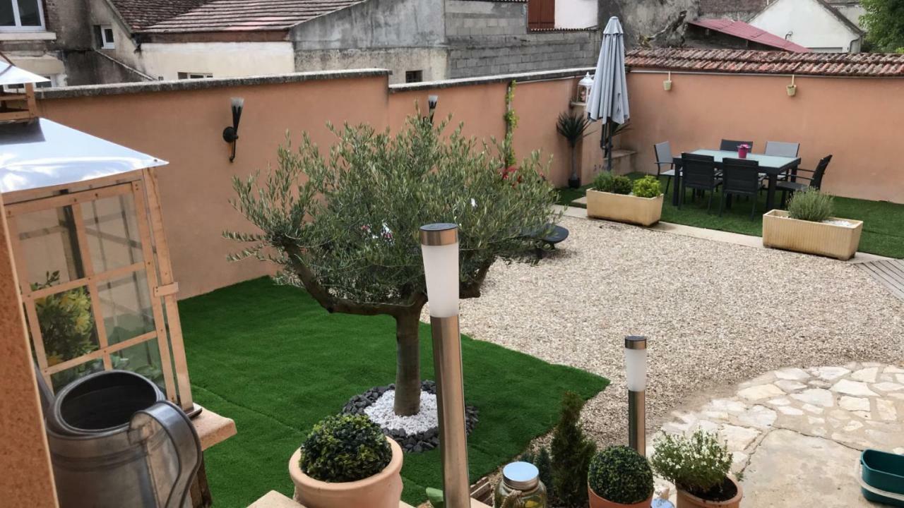 Maison entière avec cour dans le Chablisien Villy  Extérieur photo