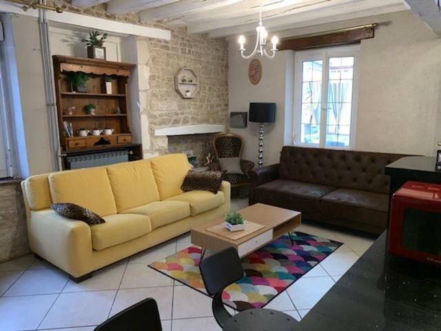 Maison entière avec cour dans le Chablisien Villy  Extérieur photo