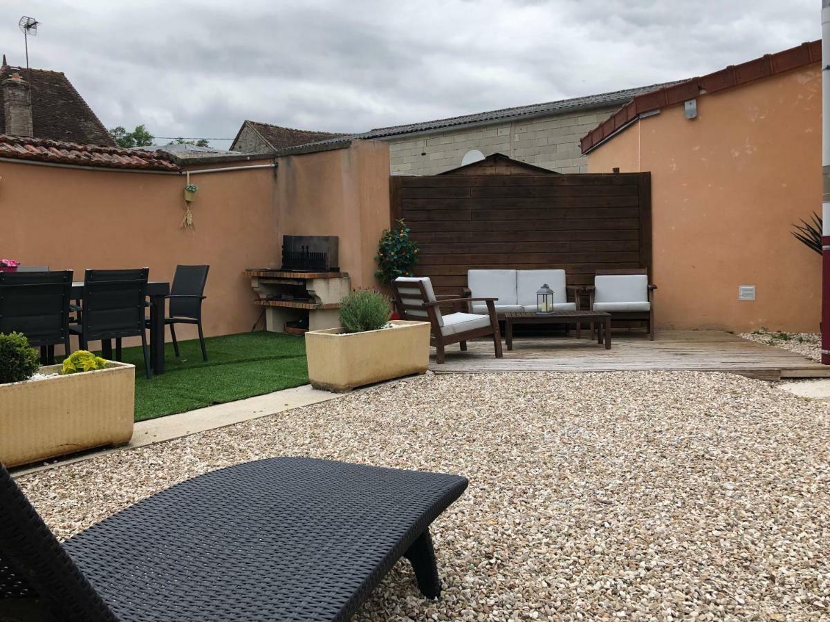 Maison entière avec cour dans le Chablisien Villy  Extérieur photo
